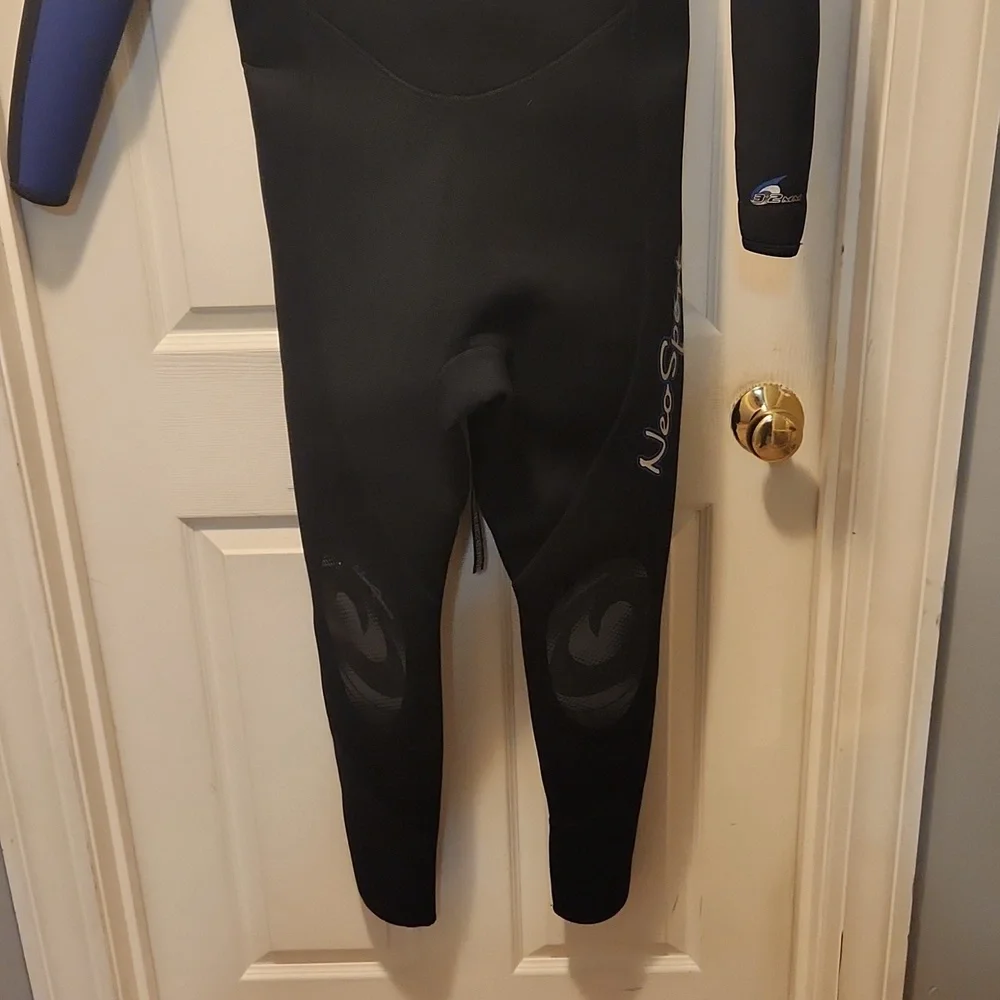 Wetsuit - Picture 7 of 7
